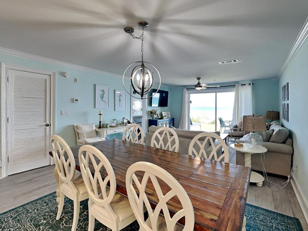 Three-Bedroom Apartment with Ocean View interior
